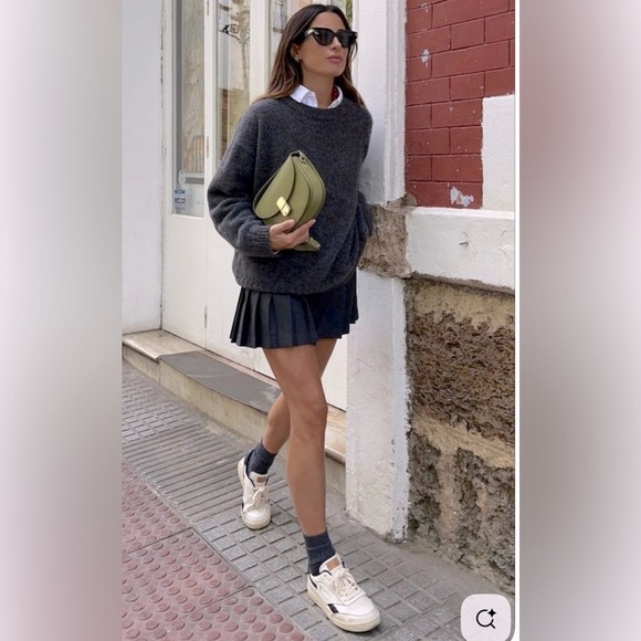 H&M Limited Edition Black Pleated Tennis Mini Skirt – Size 2, Brand New - Picture 1 of 10